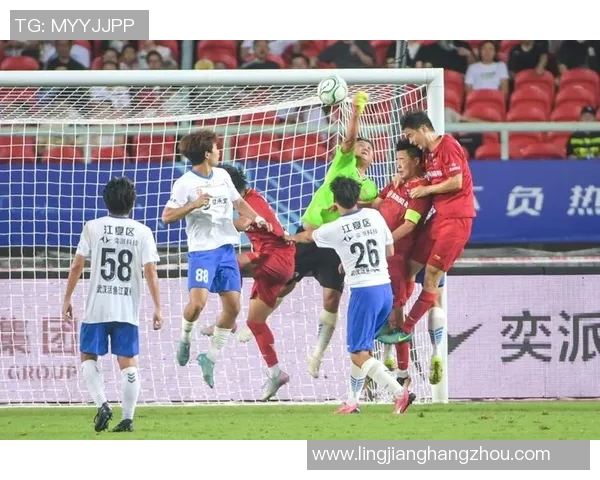 来吧冠军足球明星齐聚一堂展现激情与荣耀的绿茵盛宴